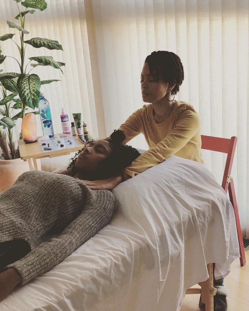 Reiki healing session
